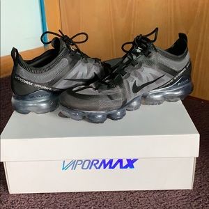 MENS NIKE VAPORMAX 2019 GHOST BLACK SIZE 11